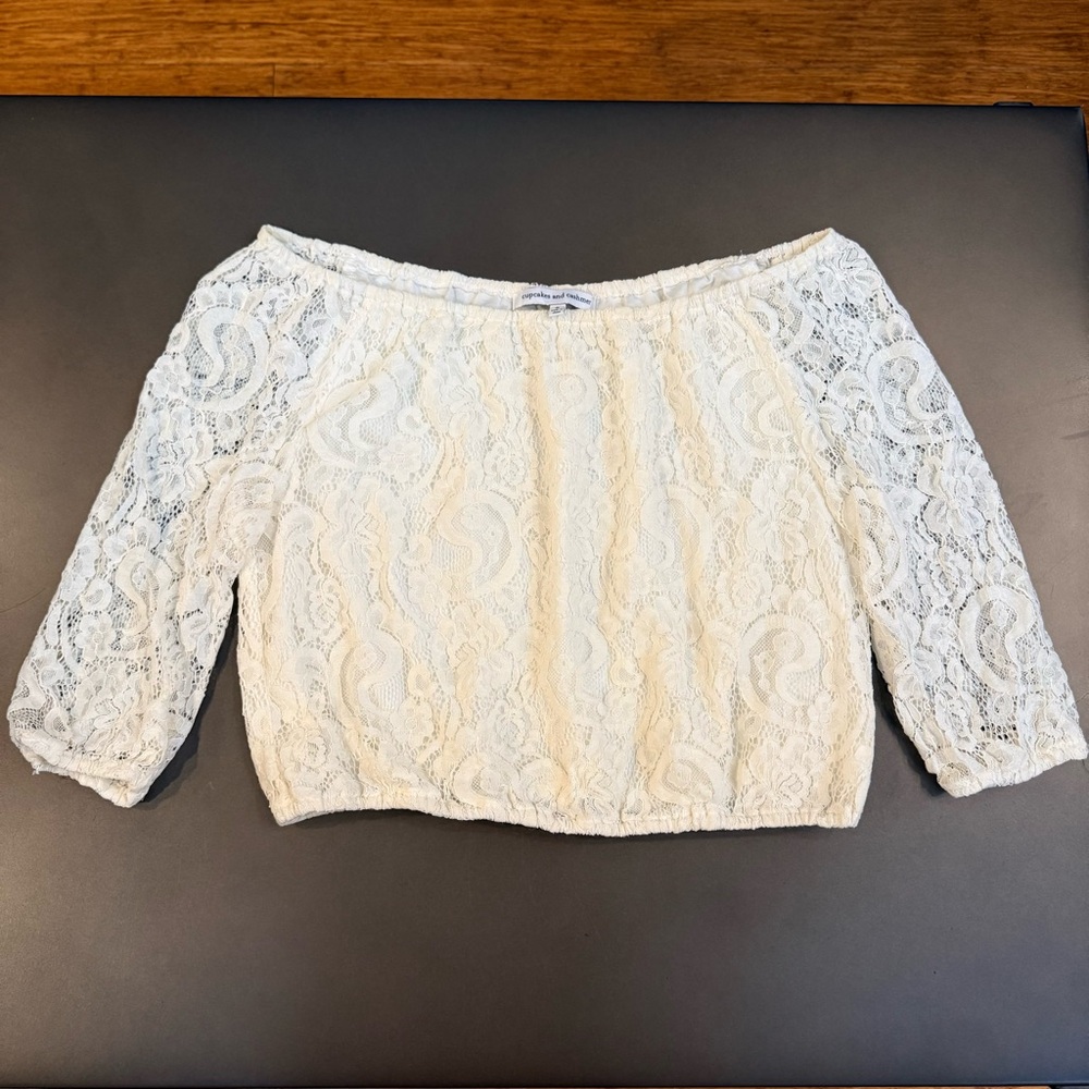 cupcakes & cashmere Cream Lace Off-Shoulder Blouse - Size Small